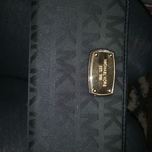 Michael Kors full zip wallet